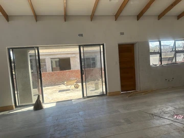 3 Bedroom Flat & Apartment