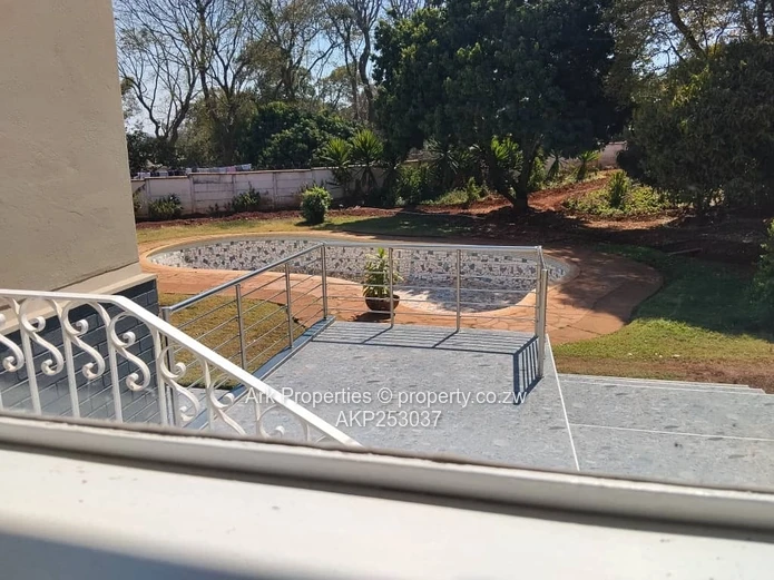 Offices to rent in Chisipite