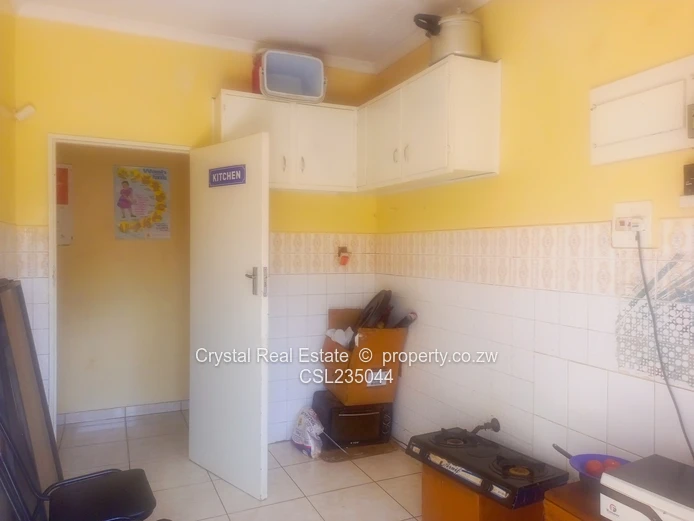 Dzivarasekwa Commercialproperty : Surgery/Home/Offices  (Sole Mandate)