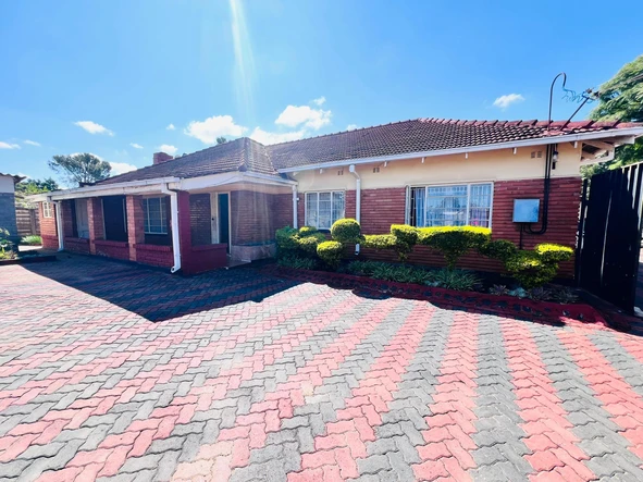 Neat Property located along Suffolk Road