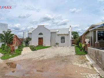 Luxury Living at Arlington Estate