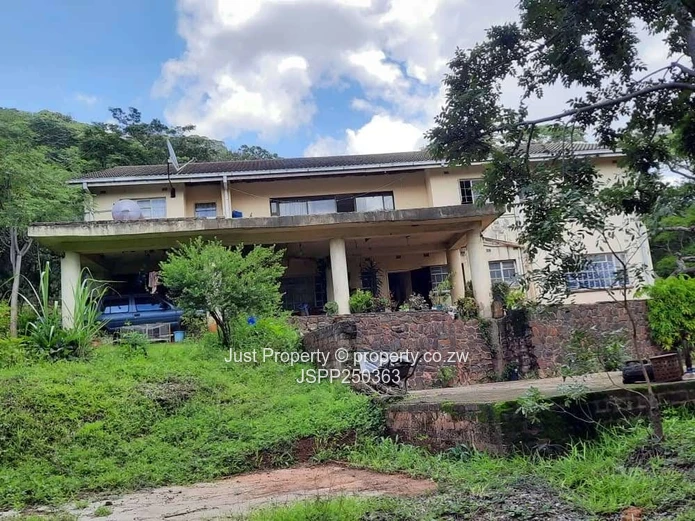 7-Bed Lake Chivero Estate: Your Private Woodland Sanctuary