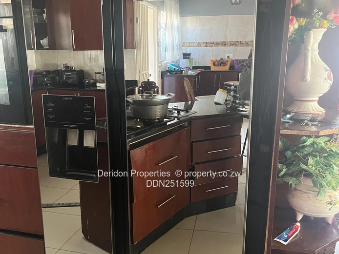 Spacious 5-Bed Family Home on 504m² in Damofalls