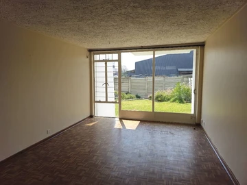 2 Bedroom Flat & Apartment