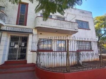 **Charming 2-Bedroom Flat for Sale in Bulawayo CBD – Your New Home Awaits!**