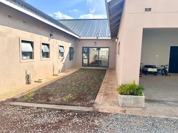 3 Unit Townhouse Complex