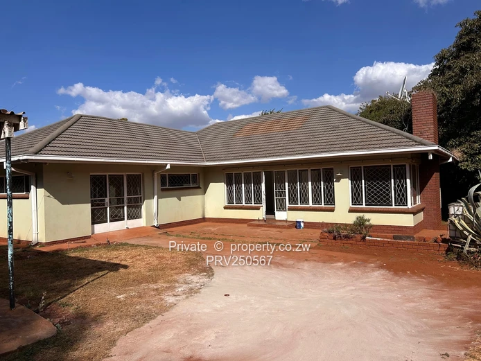 Spacious 4-Bed Greendale House with Fireplace & Garage