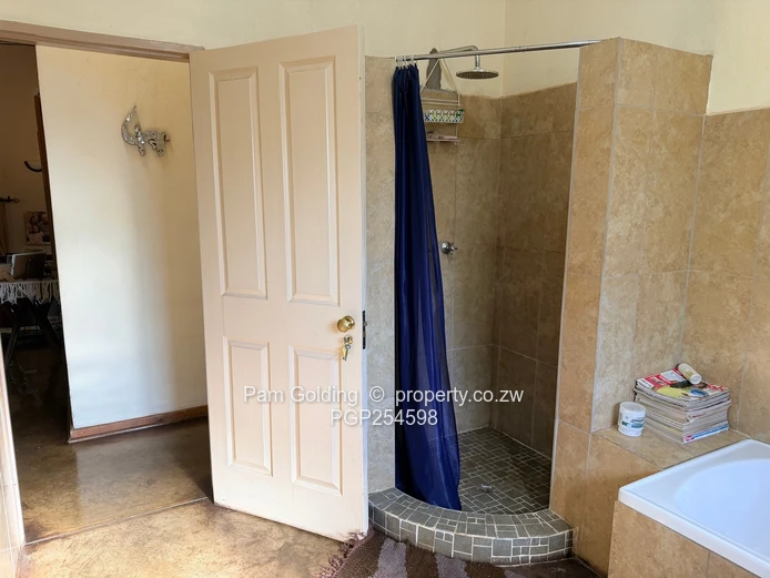 Stunning Property in Old Victoria Falls