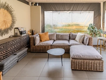 3 Bedroom Flat & Apartment