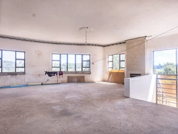 6 Bedroom House