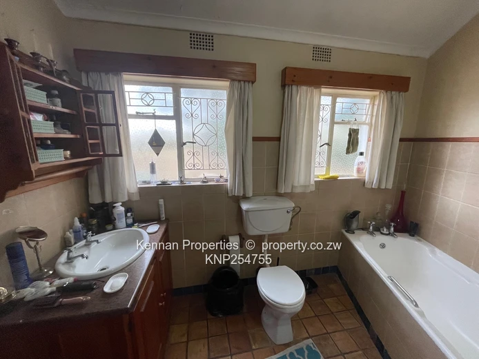 Ideally Positioned On Pendennis Road (Sole Mandate)