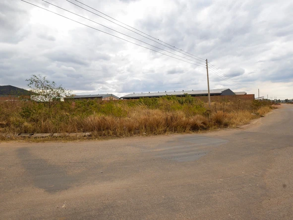 Commercial & Industrial Land