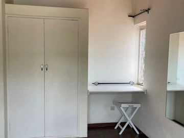 2 Bedroom Flat & Apartment
