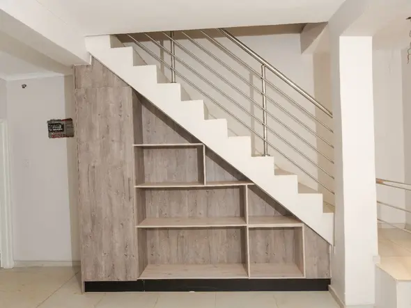 2 Bedroom Flat & Apartment