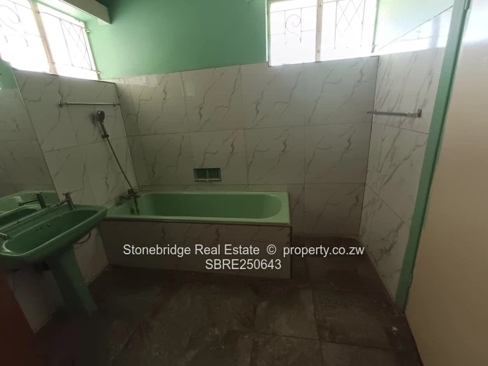 3 Bedroom House n Northend For Rental