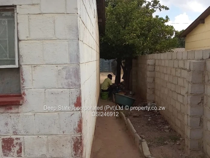 Zengeza (2) Chitungwiza Corehouse For Sale 