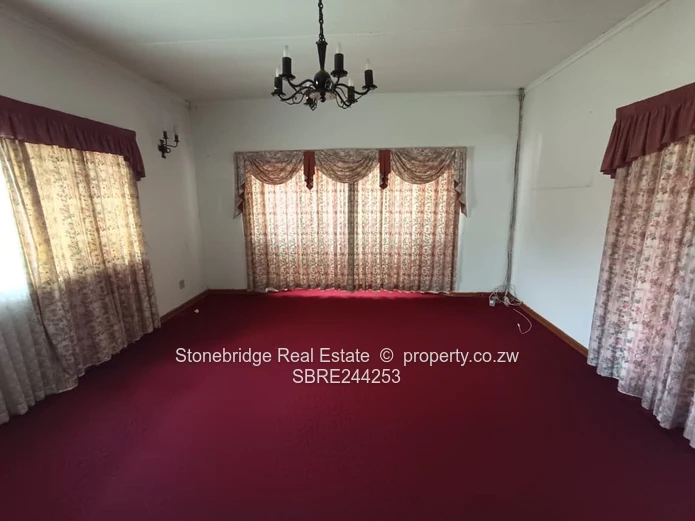 4 Bedroomed  House in Famona to rent for Commercial Use