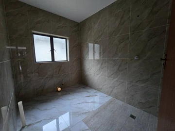 3 Bedroom Garden Flat