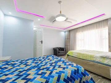5 Bedroom House