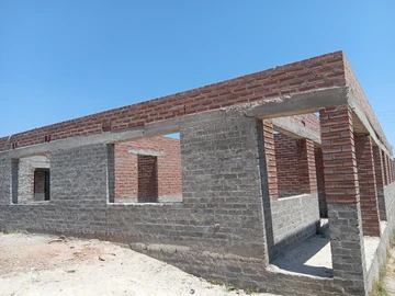 6 Bedroom House