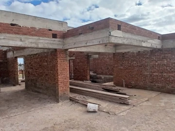 9 Bedroom House