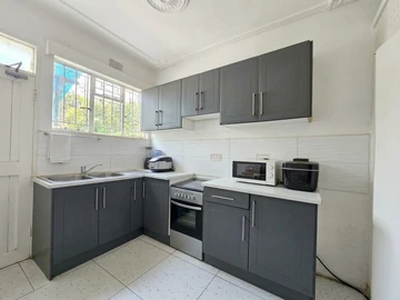 2 Bedroom Garden Flat