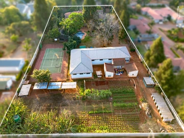 5 Bedroom House