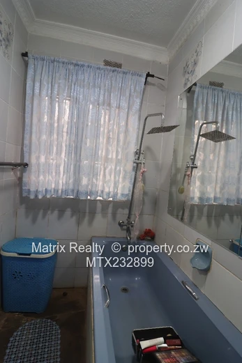 4 Bedroom House for Sale in Warren Park D