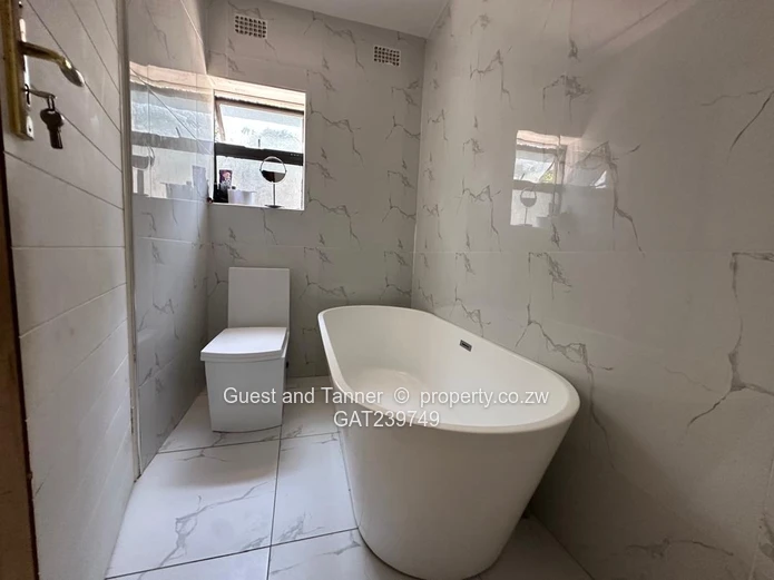 Spacious 3-Bedroom Cluster House in a 12-Unit Complex in Greendale