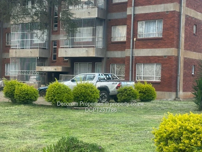 Bright 3-Bed Mabelreign Flat with Borehole & Balcony (Sole Mandate)
