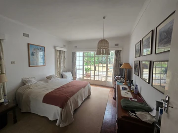 6 Bedroom House