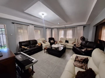 5 Bedroom House