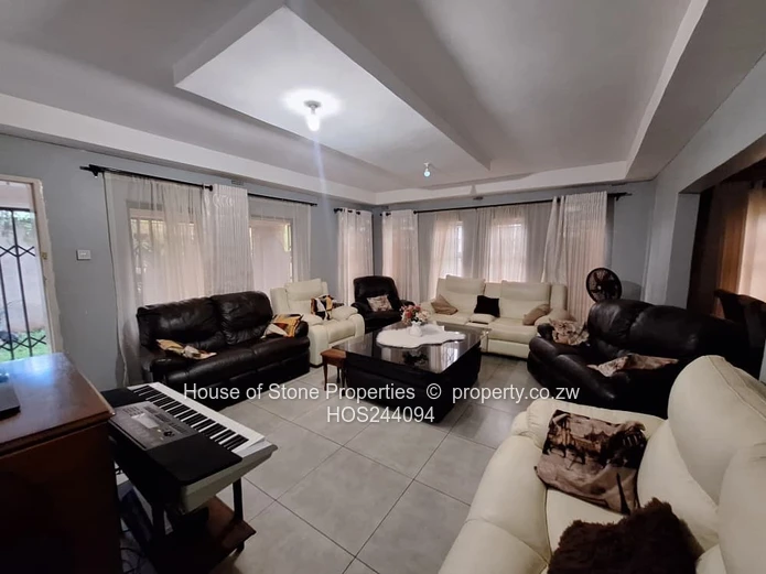 Spacious 5 Bedroom Family Home in Mazowe 