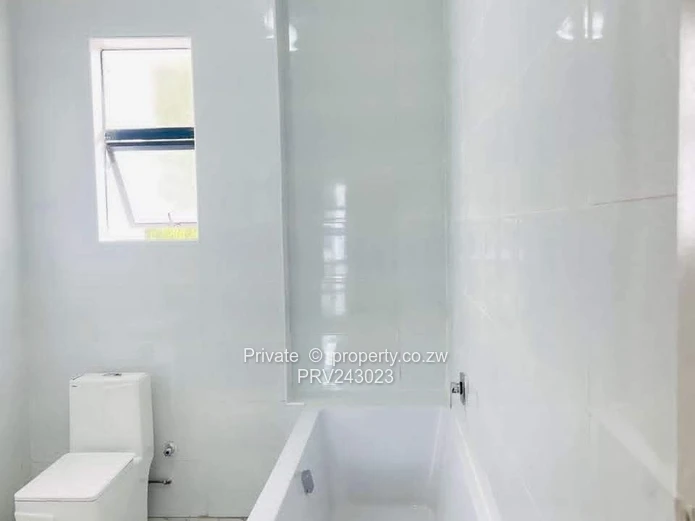 Neat newly built duplex cluster home to let 