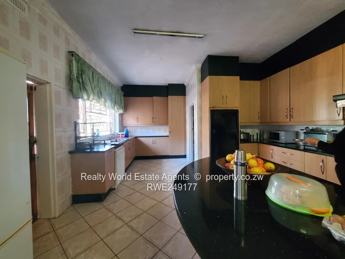 Borrowdale, Behind Sam Levy Rental - 5 Beds
