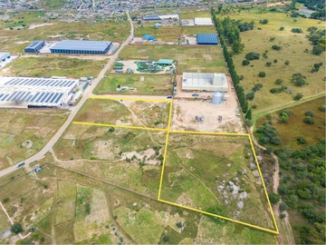 Commercial & Industrial Land
