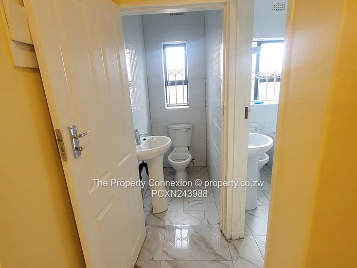 Modern & Spacious 4-Bedroom Family Home to Rent – Stoneridge