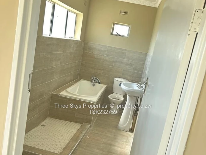 Spacious 4-Bed Home with Modern Kitchen in Windsor, Ruwa