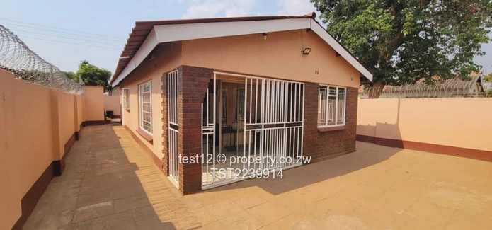 Glenview 3 House For Sale  (Sole Mandate)