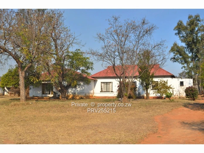 4 Bedrooms house in Burnside on 7614m2