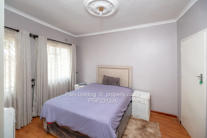 Neat and Spacious Family Home!!