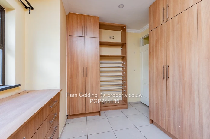 house for sale in arlington estate (Sole Mandate)