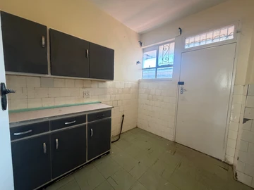 3 Bedroom Flat & Apartment