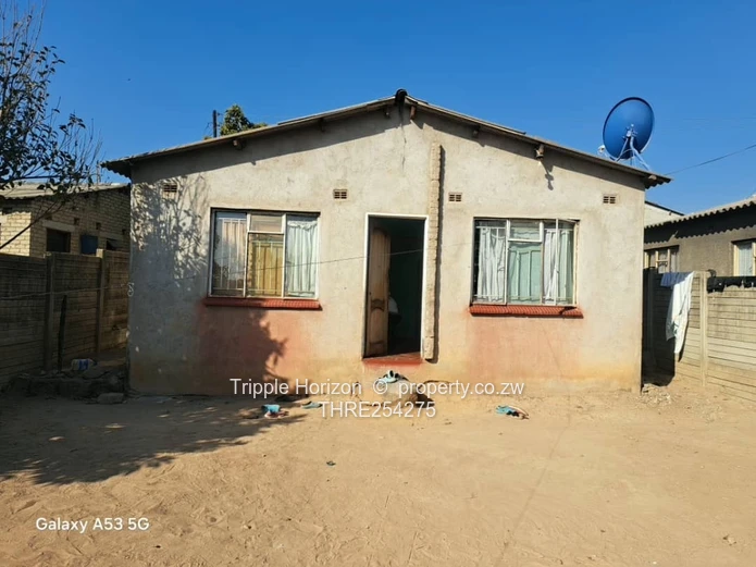 Amalinda 2-Bed Core house - Walled Yard, Satellite Dish & Good ZESA