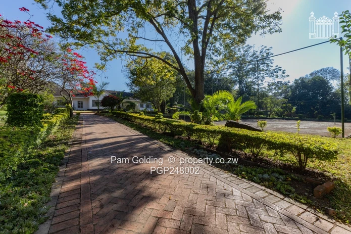 4 Bedroom House In Golden Triangle 