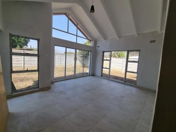 3 Bedroom Flat & Apartment