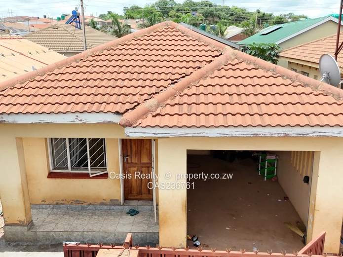 3 bed house with title deeds