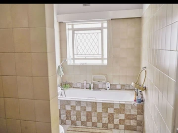 3 Bedroom Flat & Apartment