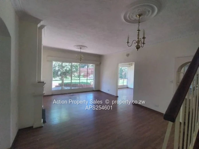 Neat 3 Bed Garden Flat! 