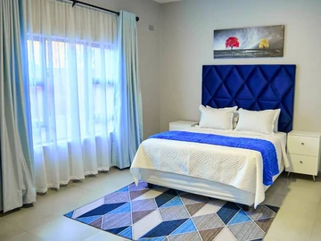 3 Bedroom Flat & Apartment